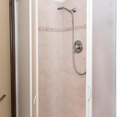 M351 - Marcelli, Trilocale Con Terrazzo In Con Piscina Lägenhet