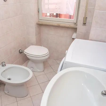 M351 - Marcelli, Trilocale Con Terrazzo In Con Piscina Marcelli